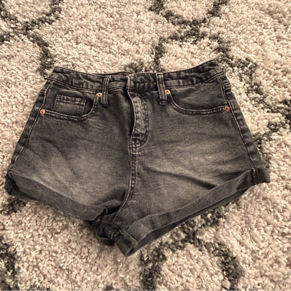 wild fable Pants - Wild Fable Jean Shorts Size 6 Rolled hem